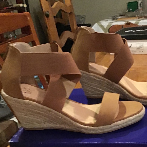 Shoes - Wedge Zip Back Sandals